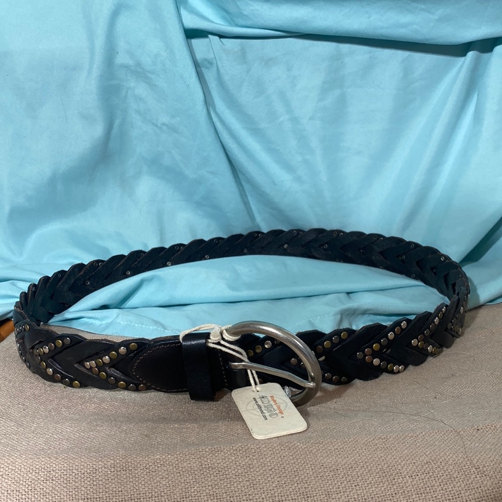 Genuine leather belt 34 inches NWT